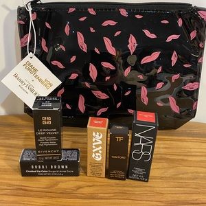 Just For Lips 👄 W/Make Up Bag